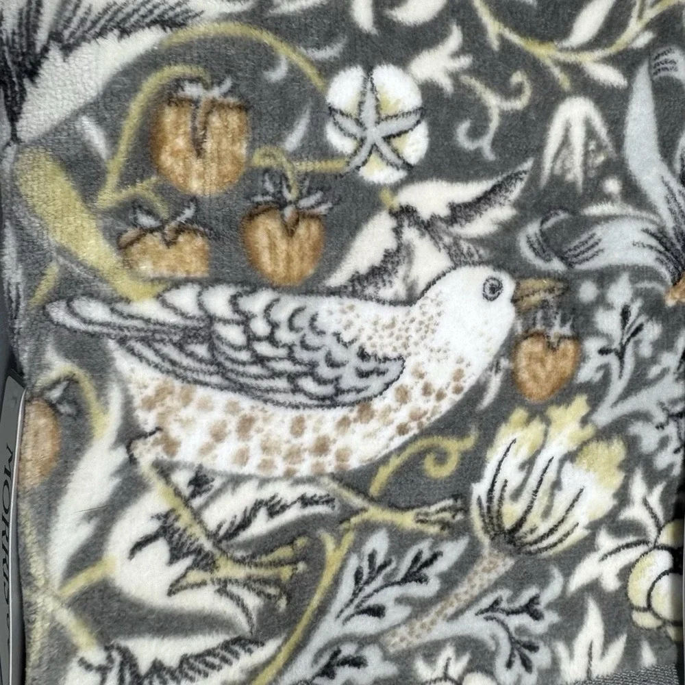William Morris Co Strawberry Thief Clay Gray Velour 2 Pc Bath Towels Set NEW